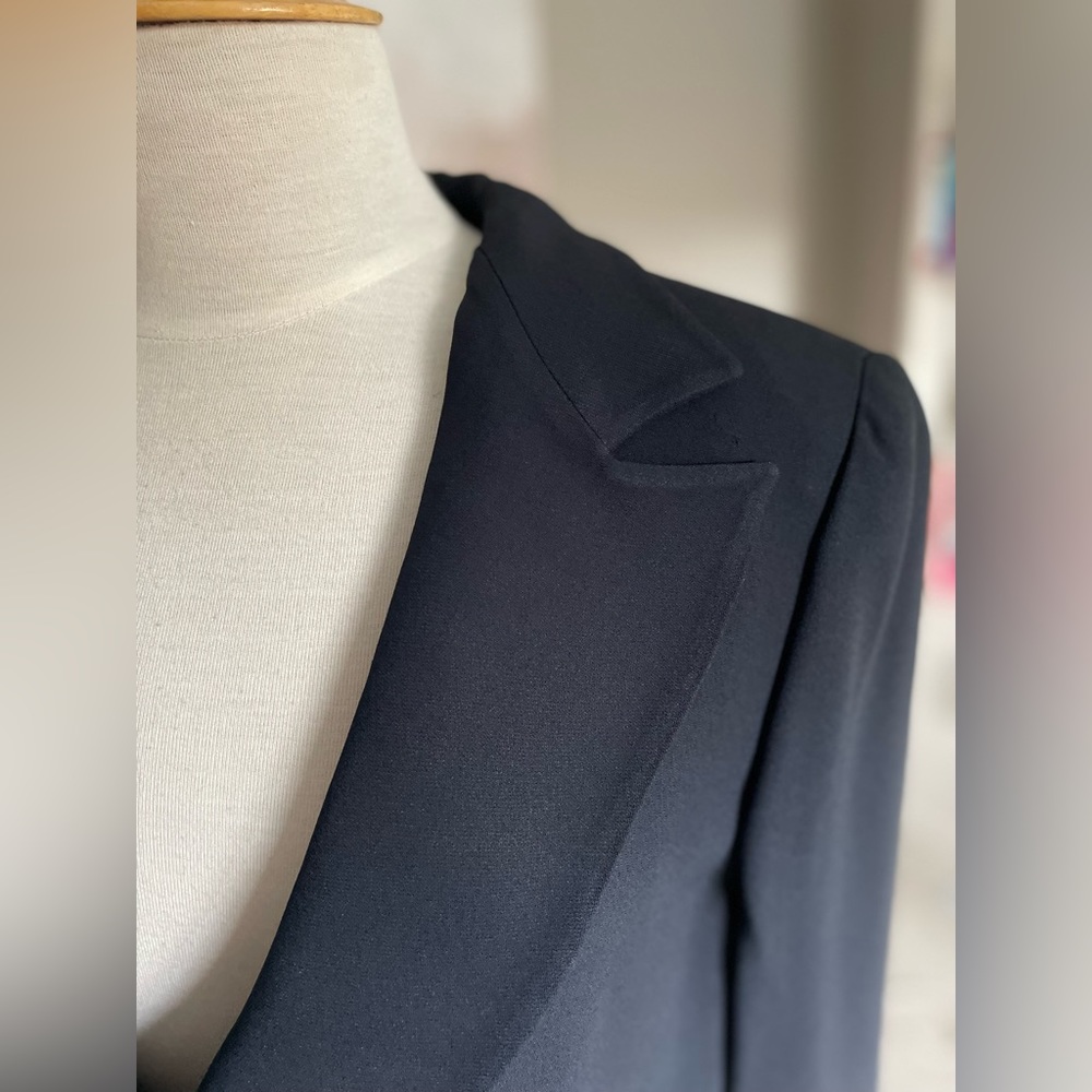 Armani Collezioni dark blue Tailored blazer with accent lapel size 14 💐 - Picture 7 of 16